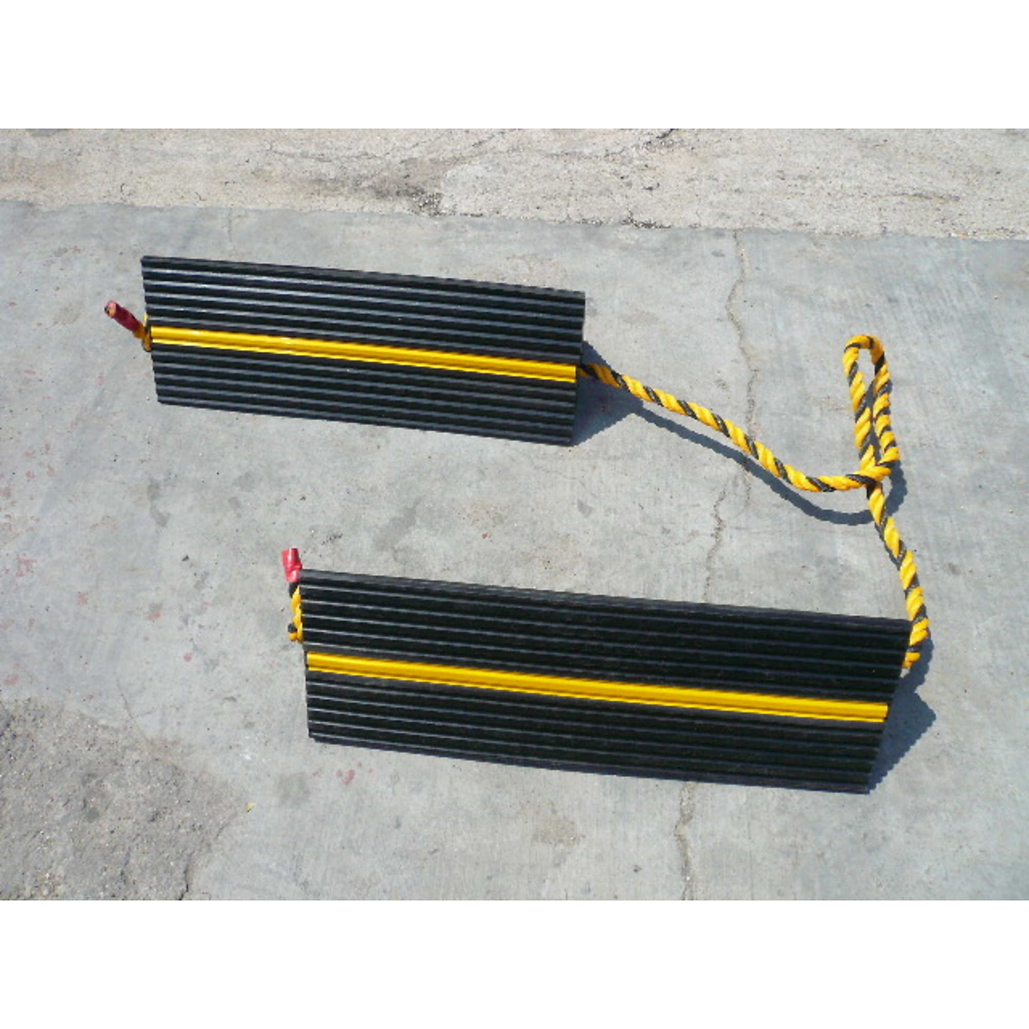 Shop Tuff Aircraft Style Rubber Wheel Chock Pair - 18in. x 6in., Anti-Slip, Nylon Rope Connection, Model# STF-1865RACP